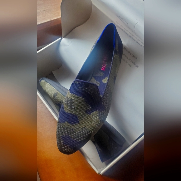 Rothy's Camo round toe flats - Picture 1 of 2